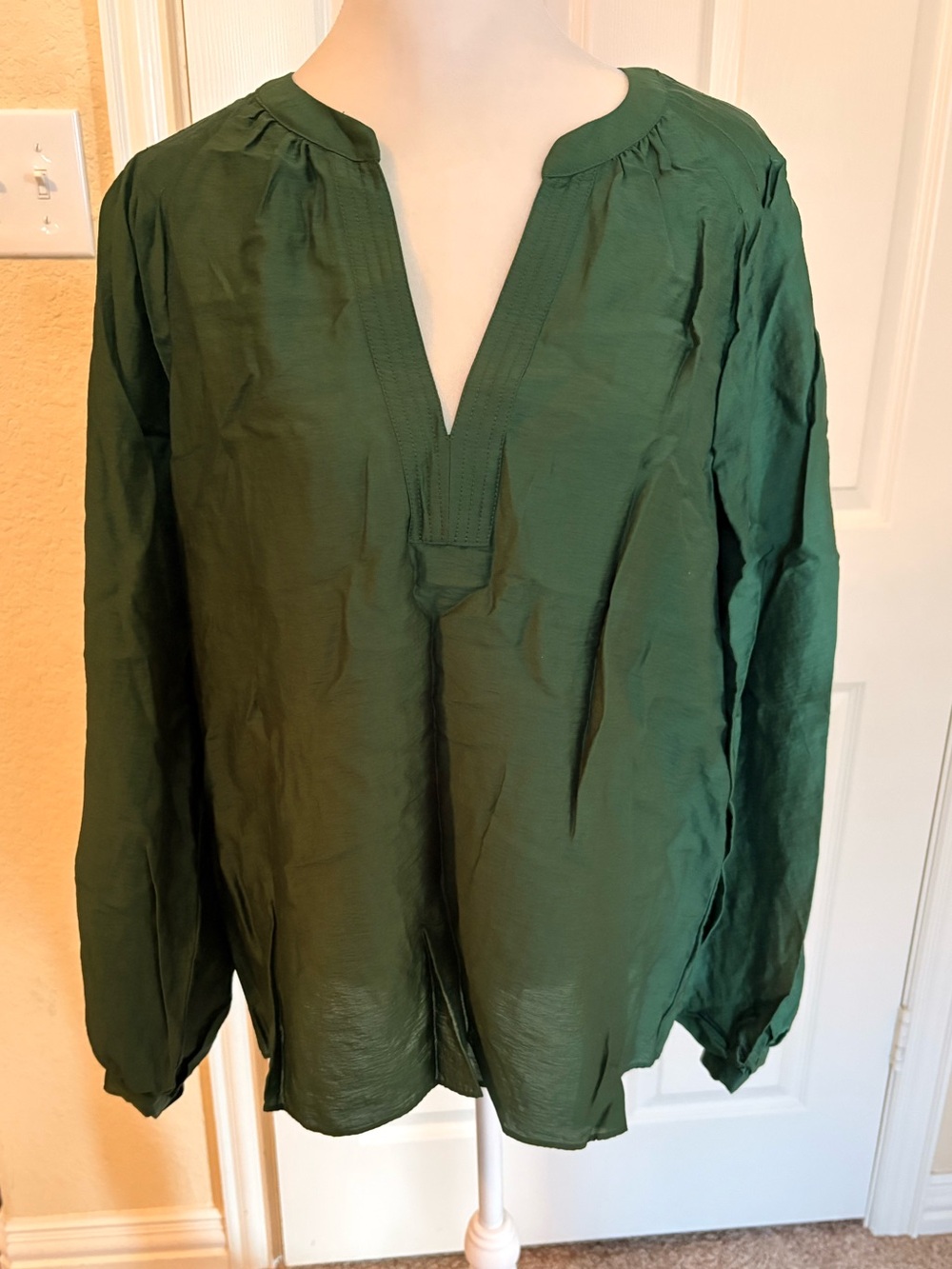 Current Air Forest Green V-Neck Long-Sleeve Top